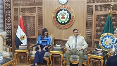 لحظة وصول وزيرة الهجرة واستقبالها بديوان عام محافظة الدقهلية.. فيديو وصور