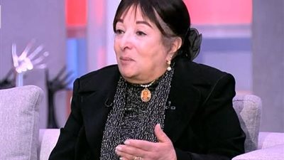 منذ وفاة زوجي وأنا ارتدي اللون الأسود.. وانتهت ازمتي مع محمد رمضان.. أبرز تصريحات سميرة عبدالعزيز 