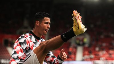 طريق مسدود.. رونالدو يشعل النيران في قلعة اليونايتد