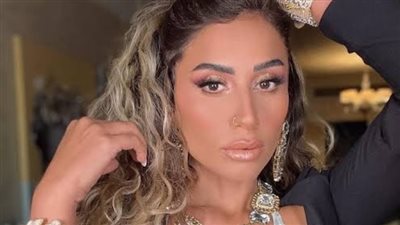 مفاجأة.. دينا الشربيني تتجاوز انفصالها عن عمرو دياب 