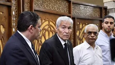 بدء عزاء الفنانة رجاء حسين وطليقها سيف عبد الرحمن يستقبل المعزيين