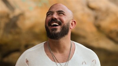 محمود العسيلي يحيى اليوم حفلا بالعلمين الجديدة 