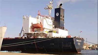 موانئ بورسعيد تسجل تداول 22 سفينة حاويات وبضائع عامة 