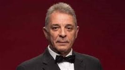 الموت يفجع الفنان محمود حميدة 