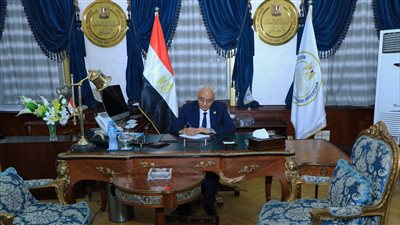 وزير التعليم الجديد يعقد اجتماع مع قيادات الوزارة 