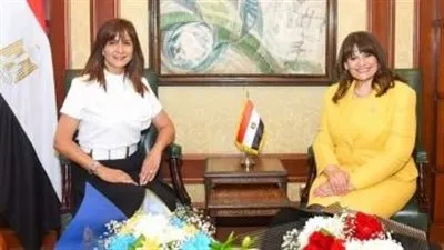 وزيرة الهجرة الجديدة عن لقائها بالسفيرة نبيلة مكرم: المسئول الجديد لا يهدم ما سبق تحقيقه