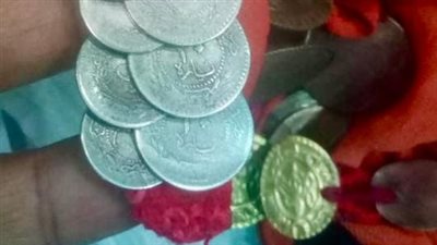 قبل خروجها من البلاد.. ضبط 97 عملة معدنية بمطار الأقصر الدولي