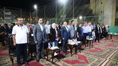 محافظ بورسعيد يدير حوارا مفتوحا مع الشباب حول العديد من القضايا