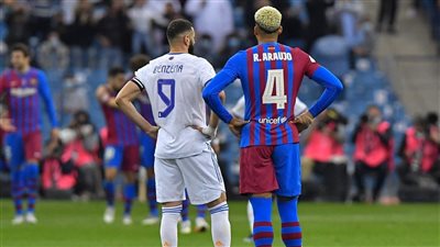 مفاجأة كبرى.. برشلونة يرصد التعاقد مع نجم ريال مدريد السابق