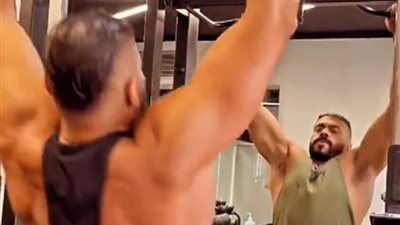 خالد سليم يستعرض لياقته البدنية في أحدث ظهور له