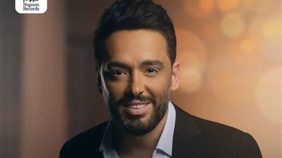 القصة الكاملة للمطرب النقاش.. رامي جمال يختطفه ولطيفة تدعمه