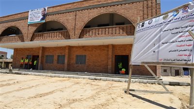 محافظ قنا يجري جولة تفقدية على مشروعات حياة كريمة 