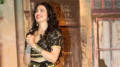 دارين حداد تخطف الأنظار في أحدث جلسة تصويرية لها