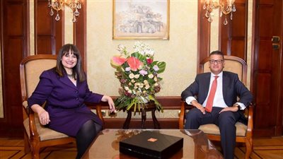 وزيرة الهجرة تستقبل رئيس لجنة حقوق الإنسان بمجلس النواب