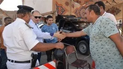 محافظ أسيوط يتفقد بعض التمركزات الأمنية فى ختام الاحتفال السنوى لدير السيدة العذراء بدير درنكة 