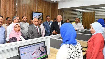 بدء تشغيل أول حفار على كاتينة وافتتاح غرفة العمليات والخط الساخن بشركة المياه بقنا