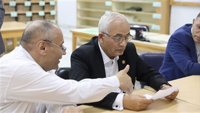 وزير التربية والتعليم يتابع سير عملية فحص التظلمات بالمدينة التعليمية في أكتوبر