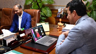 وزير الرياضة يحفز شباب اليد قبل مواجهة الجزائر في البطولة الإفريقية برواندا