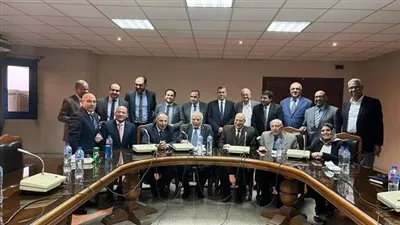  تشكيل لجنة مشتركة من مصلحة الضرائب وشعبة مزاولي المحاسبة لإبداء الرأي قبل اصدار أي تعليمات