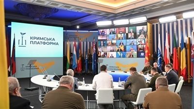 الرئيس الأوكراني يتعهد بتحرير جزيرة القرم من الاحتلال الروسي