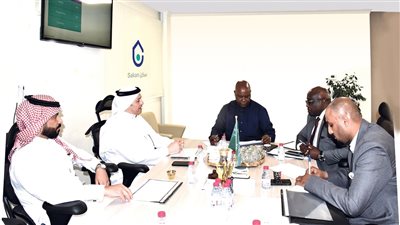 سفير أوغندا لدى السعودية يزور شركة سكن المحدودة