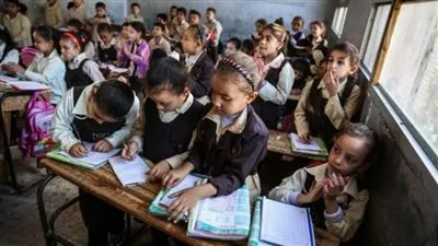 أستاذ مناهج: كتاب رياضيات الرابع الابتدائي في حاجة إلى خفضه للنصف (فيديو)