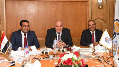 خلال اجتماع موسع.. الداودي يبحث اختيار الأماكن المقترحة لإقامة حدائق عامه بمدن قنا