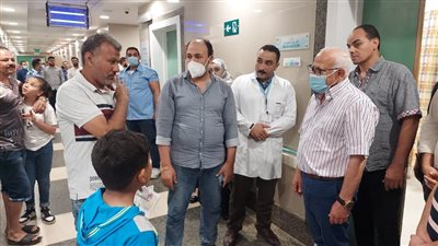 محافظ بورسعيد يتفقد مستشفى السلام في جولة مسائية