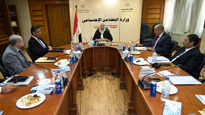وزيرة التضامن تترأس اجتماع صندوق نظام تأمين الأسرة (صور)