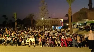 جمهور هاني شاكر يسيطر على مسرح محكى القلعة