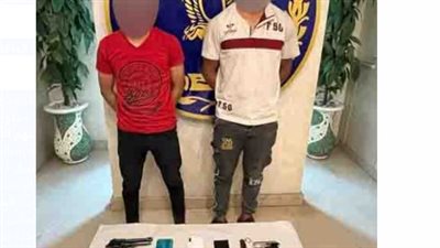 القبض على حارس وصديقه بتهمة سرقة ذهب وأموال من داخل فيلا بالتجمع