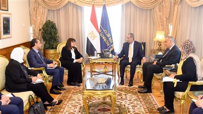وزيرا الهجرة والاتصالات وتكنولوجيا المعلومات يبحثان أهم ملفات التعاون المشتركة