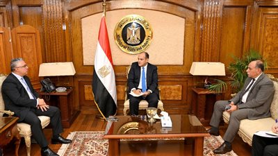 وزير الصناعة: تقديم المزيد من الحوافز والتيسيرات لكافة المشروعات الصناعية فى مصر 