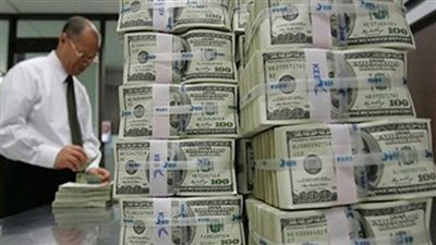 خبير: 20 مليار دولار خرجت من مصر مع رفع الفيدرالي الأمريكي الفائدة