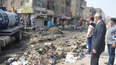محافظ القليوبية يشن حملة لإزالة تراكمات القمامة من شارع عرابي بشبرا الخيمة