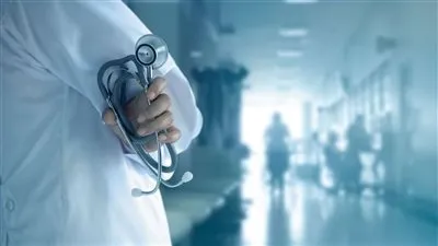 أستاذ بجامعة هارفارد عن هجرة الأطباء من مصر: 