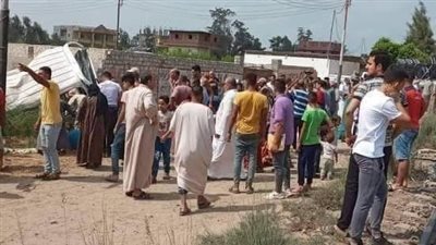 مصرع وإصابة 13 شخصا في تصادم قطار بميكروباص بالشرقية