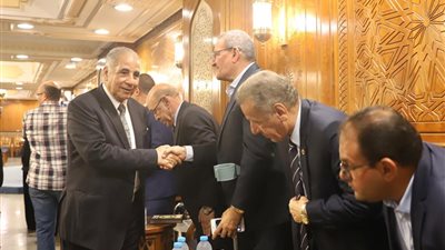 وفد من نقابة المحامين يشارك في عزاء الراحل إبراهيم إلياس