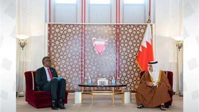 ولي العهد البحريني يؤكد حرص بلاده على تعزيز العلاقات مع الصومال