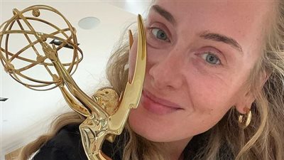 أديل تحصد أول جائز Emmy  في مسيرتها الفنية