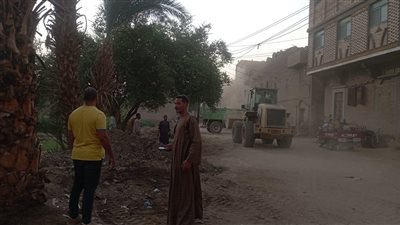 مع قرب العام الدراسي.. رفع 120 طن مخلفات وزراعة أشجار بقرى أبومناع غرب