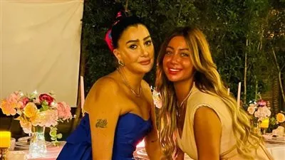  شاهد.. أحدث ظهور للفنانة غادة عبد الرازق مع ابنتها روتانا 