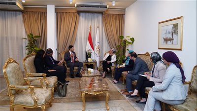 وزيرة البيئة تلتقى ممثلي Rabbit team لبحث مشاركتهم بدراجات خلال قمة المناخ