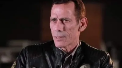 محمود عزب يحكي كيف صمد في عالم الفن دون مساومات