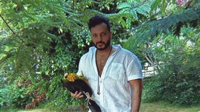 إيساف يفاجئ جمهوره بخبر خطوبته