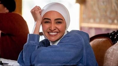 هلا رشدي: أغنية وإعلان 