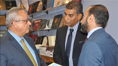 مدير مكتبة الإسكندرية يتفقد مركز توثيق التراث الحضاري والطبيعي بالقرية الذكية