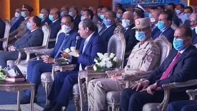 السيسي: الدولة لا تقيم أي مشروعات للترف