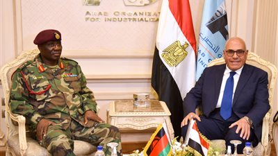 رئيس الهيئة العربية للتصنيع يبحث مع قائد قوات الدفاع المالاوية تعزيز مجالات التعاون