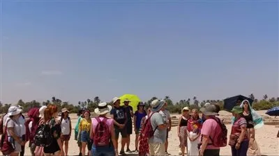 وفد سياحي من دولتي إسبانيا وإيطاليا يزور المناطق الأثرية بالمنيا